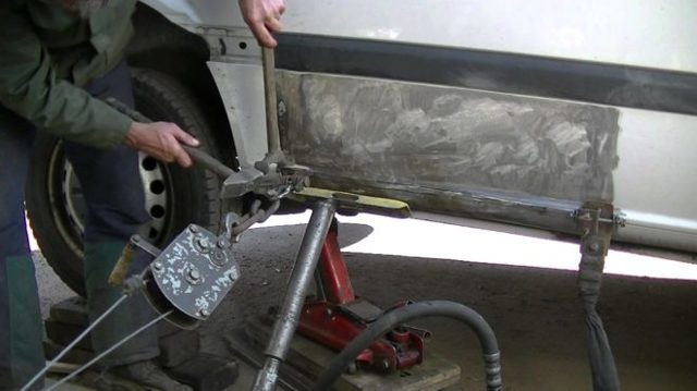 Присоска для рихтовки: ремонт кузова авто с ее помощью